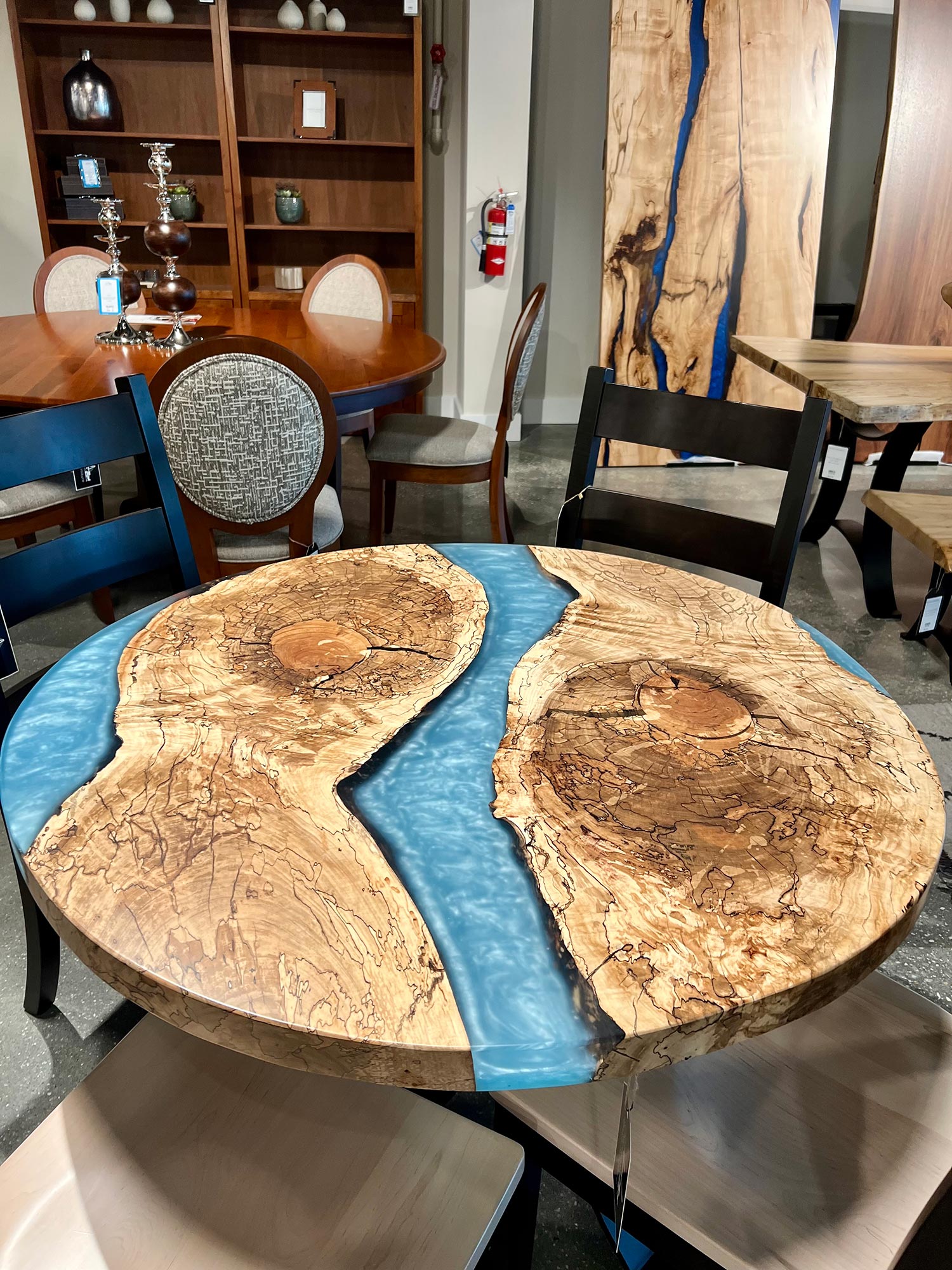 Round live edge dining table hotsell